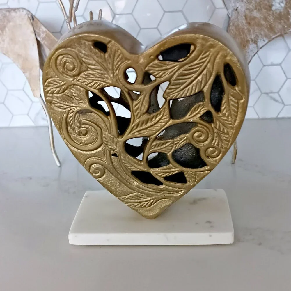 NEW! EXQUISITE WEDDING MARBLE BASE METAL HEART DECOR
